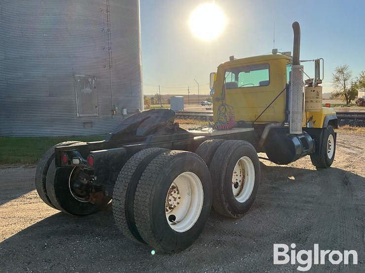 1997-mack-rd690s-image-5