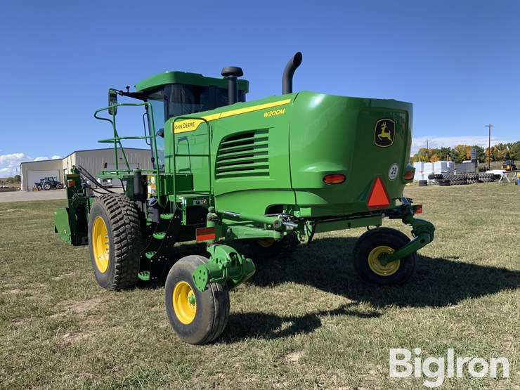 2022-john-deere-w200m-image-7