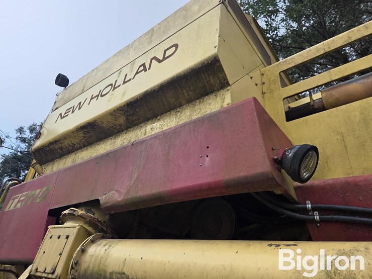 1977-new-holland-tr70-image-14