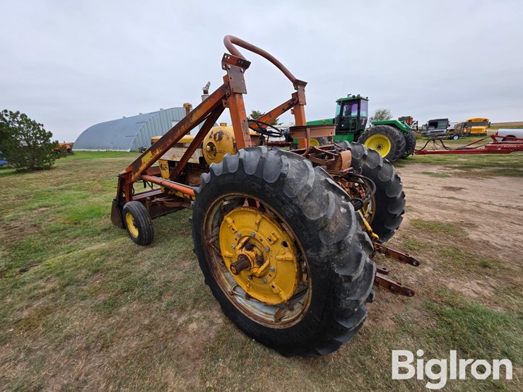 1965-minneapolis-moline-m670-image-7