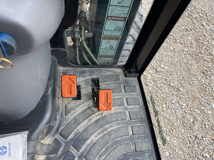 new-holland-tc45da-image-44