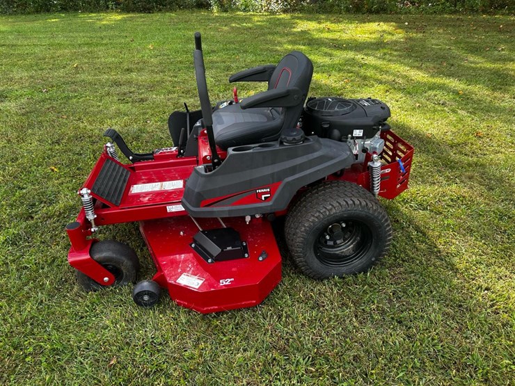 #142-•-2024-ferris-300s-52”-deck-mower-image-2