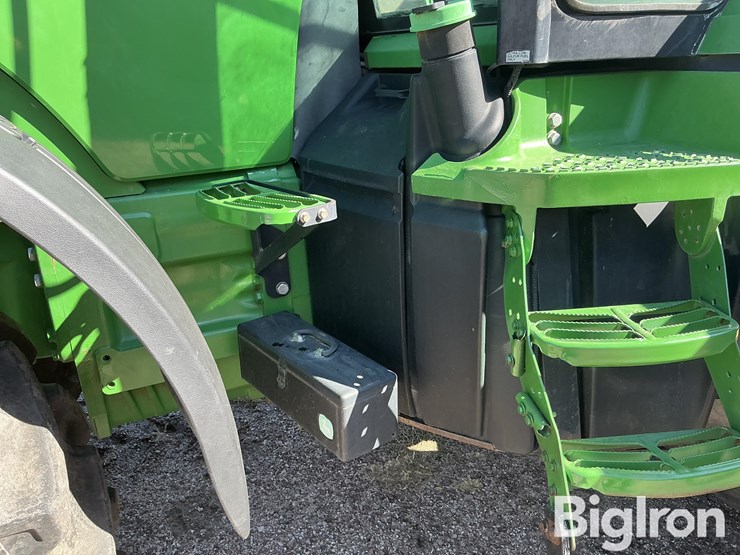 2011-john-deere-8235r-image-18