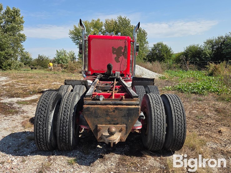 2001-peterbilt-379-image-6