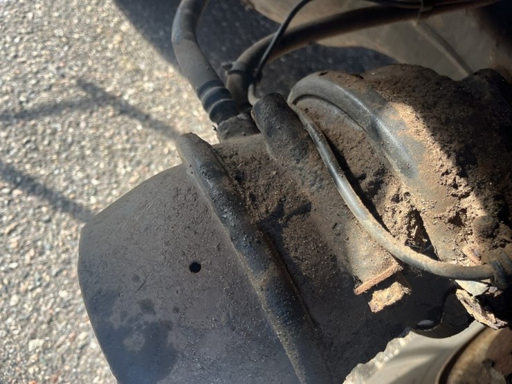 2011-international-7600-image-102