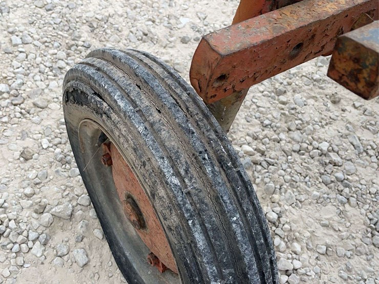 allis-chalmers-model-g-tractor-w/-implements-image-27
