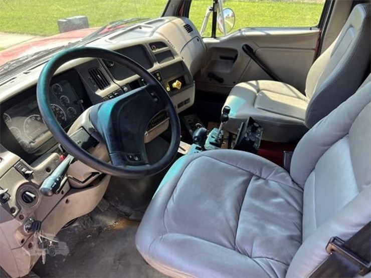 2007-sterling-l7500-image-8