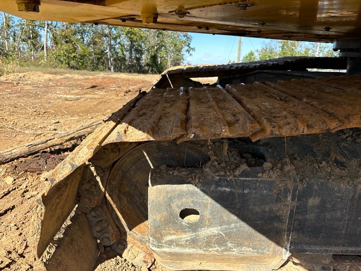 2014-komatsu-pc210-lc-10-image-15