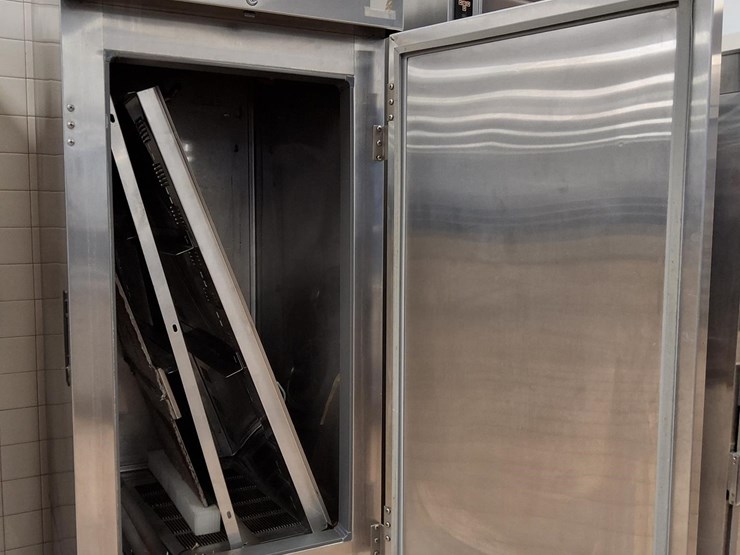 2005-delfield-refrigerator-commercial-image-2