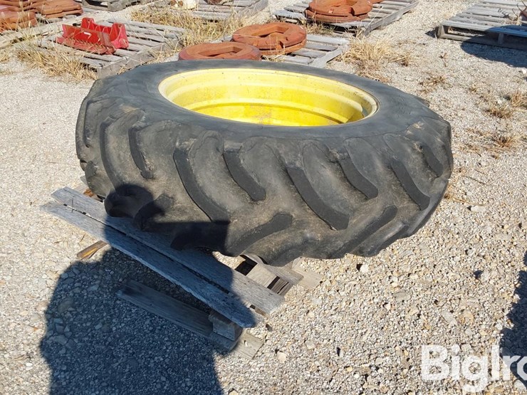 john-deere-3020-image-5