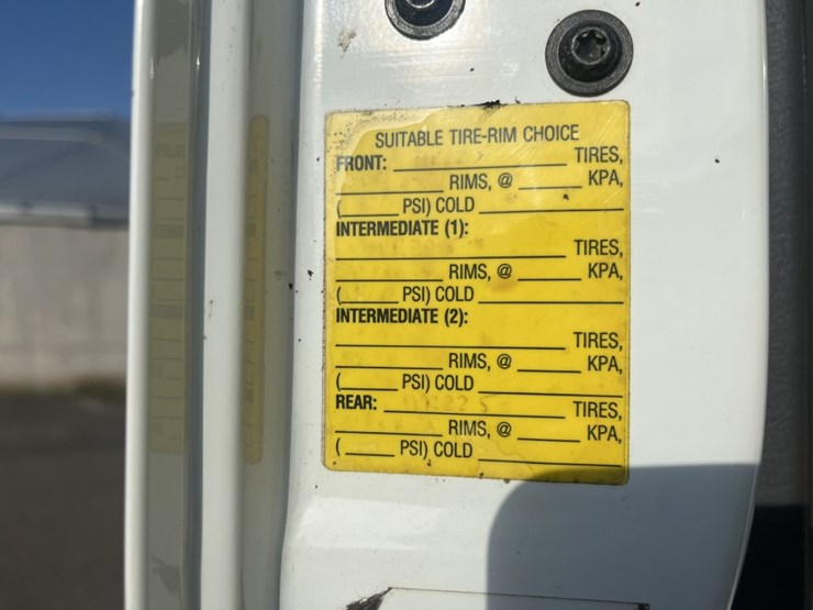 2011-international-7600-image-146