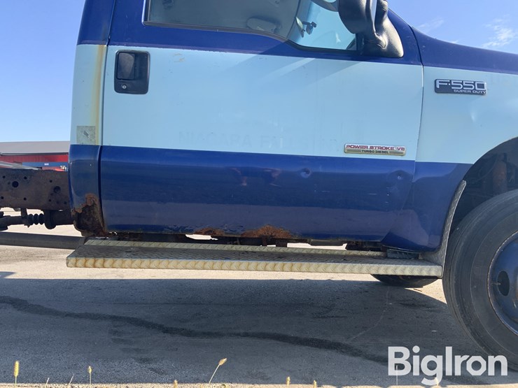 2003-ford-f550-xl-image-17