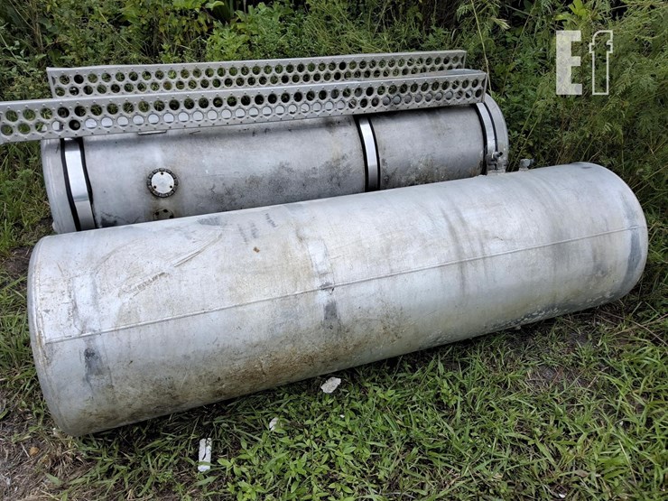 semi-fuel-tanks-115-gallon-image-1