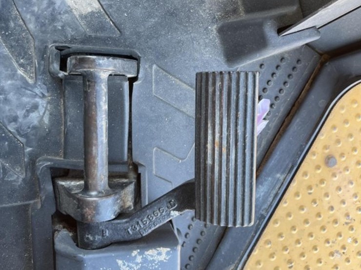 john-deere-1050-image-69