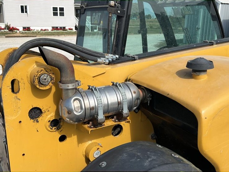 #102-•-2015-cat-th225c-telehandler-image-22