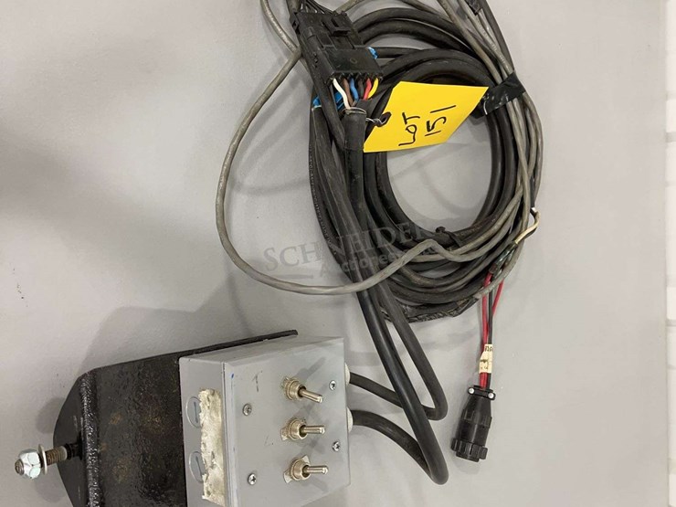 skid-steer-hydraulic-rotating-high-reach-tree-shear,-from-the-estate-of-dr.-ken-buchmann-image-14