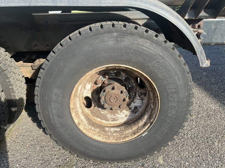 2011-international-7600-image-135