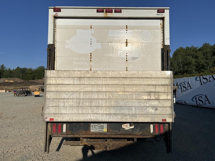 #5013-•-2015-chevrolet-4500-box-truck-image-4