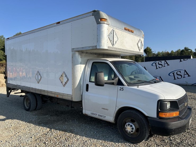 #5013-•-2015-chevrolet-4500-box-truck-image-7