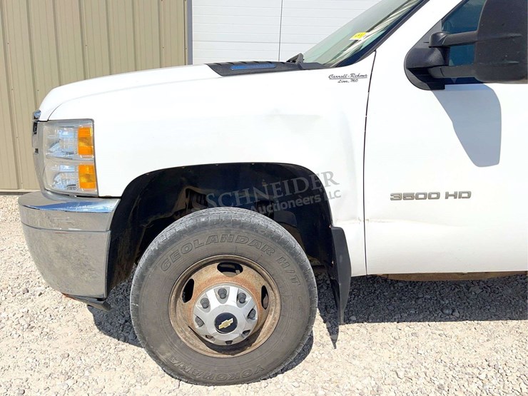 2012-chevrolet-3500-image-50