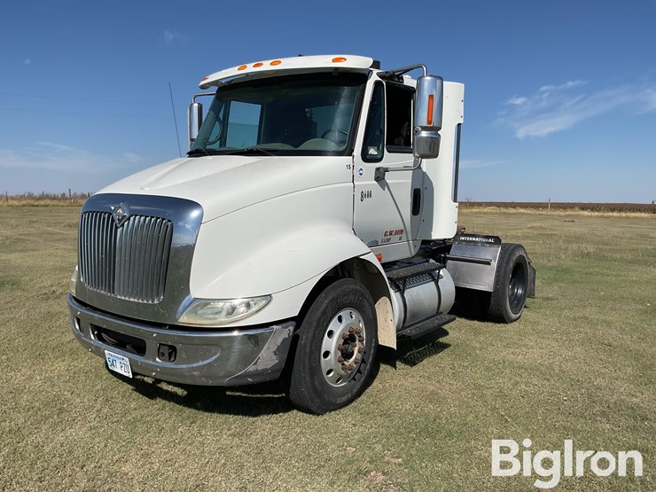 2005-international-8600-image-1
