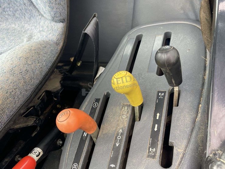 new-holland-tc45da-image-36