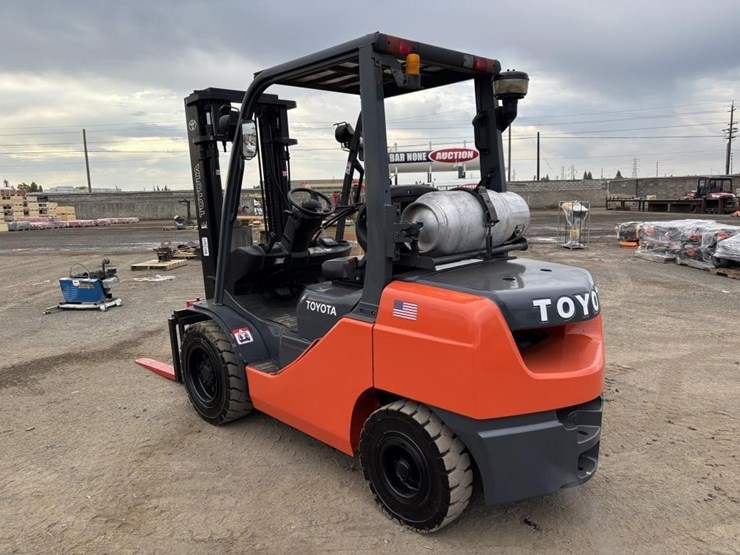 2011-toyota-8fgu30-image-4