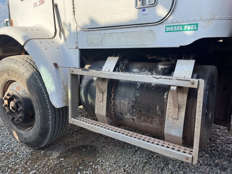 #5001-•-1988-freightliner-mb80-tandem-axle-dump-truck-image-13