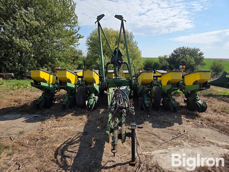 john-deere-7200-image-2