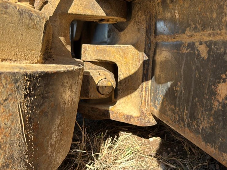 1989-caterpillar-d4h-image-45