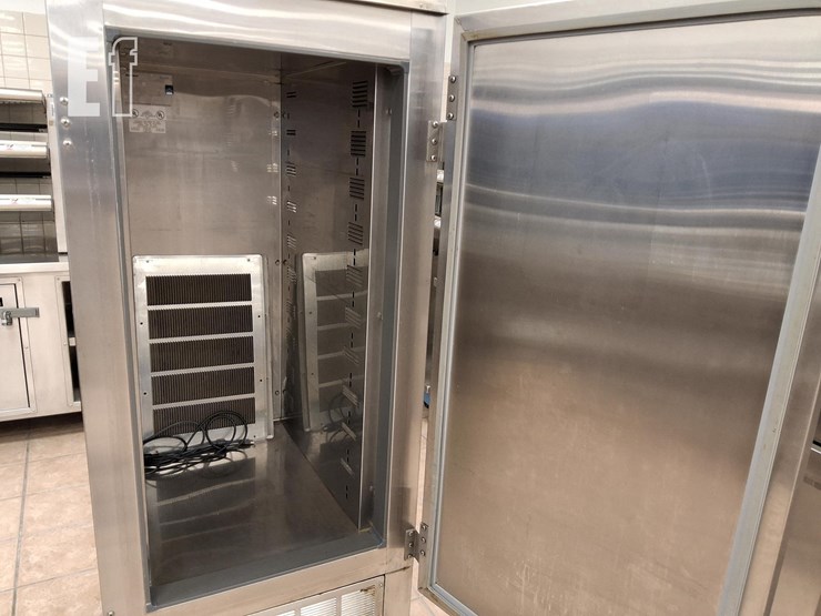 2005-delfield-refrigerator-commercial-image-4