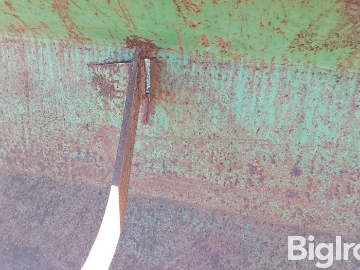 john-deere-148-image-13