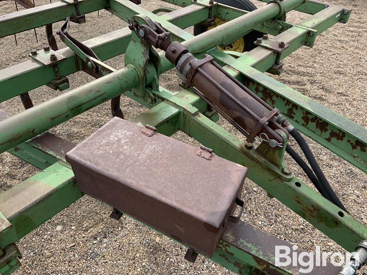 john-deere-100-image-17