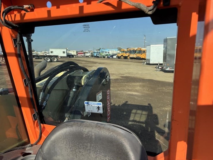 2017-jlg-g5-18a-image-34