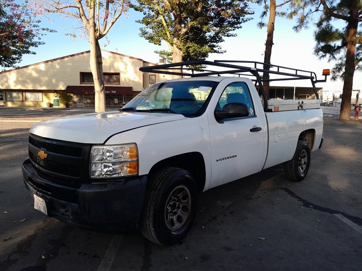 2012-chevrolet-silverado-image-2