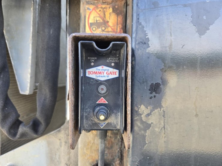 #5013-•-2015-chevrolet-4500-box-truck-image-30