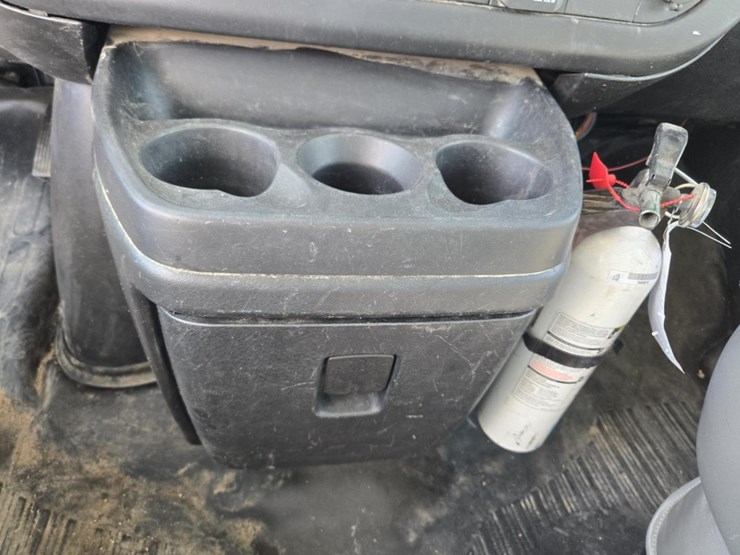 #5013-•-2015-chevrolet-4500-box-truck-image-67