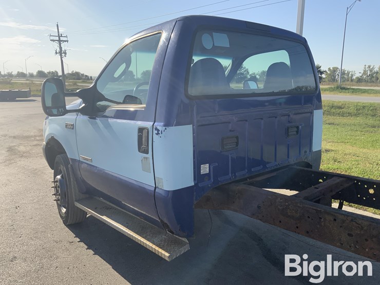 2003-ford-f550-xl-image-15