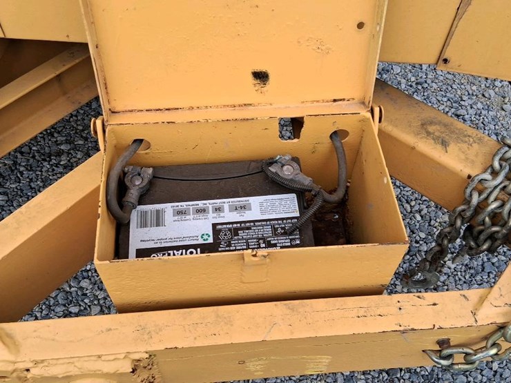 #123-•-vermeer-16"-grinder-image-21