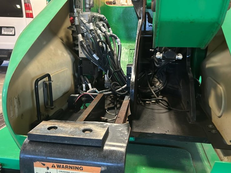 2017-jlg-e400a-image-5