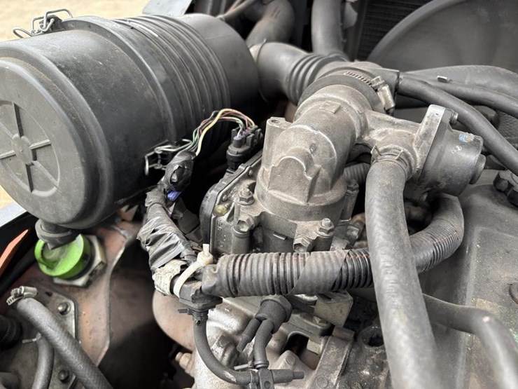 2011-toyota-8fgu30-image-31