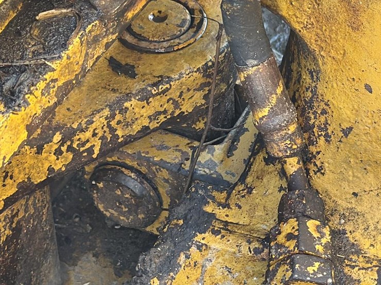 caterpillar-d4h-image-26