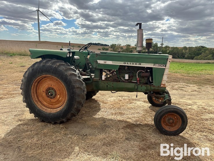 1962-oliver-1800-image-2