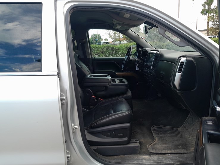 2018-chevrolet-silverado-image-5