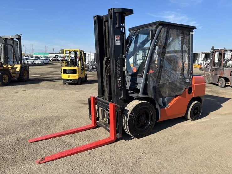 2018-toyota-8fdu30-image-1