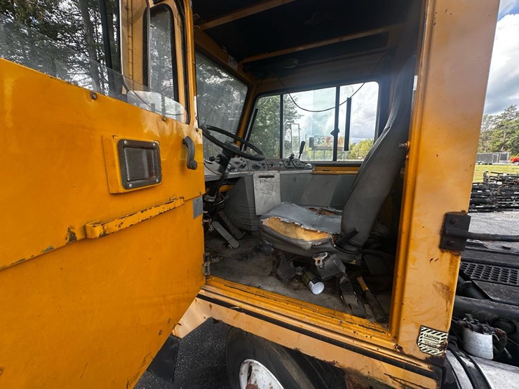 #139-•-ottawa-spotter-truck-image-8