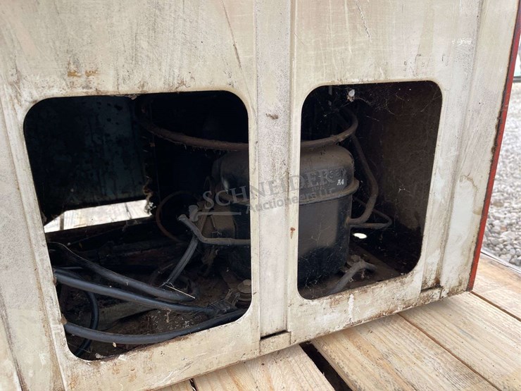 vintage-vendolator-pepsi-vending-machine-image-6