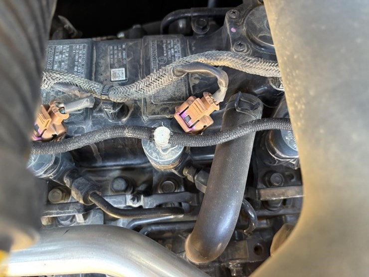 2022-takeuchi-tb240-image-61