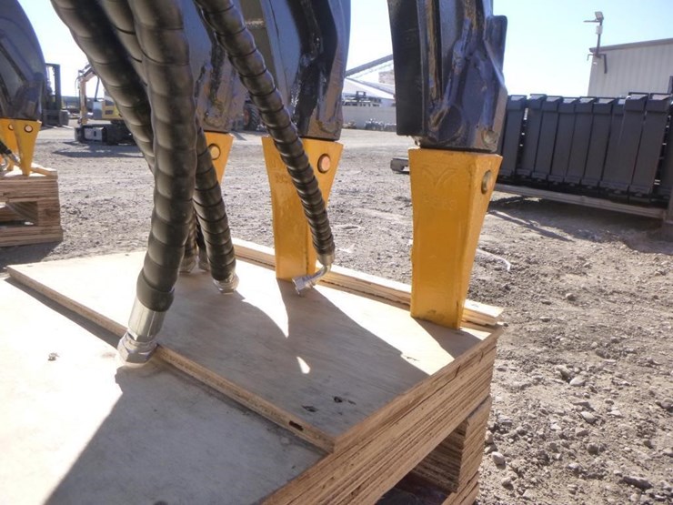 caterpillar-306-image-6