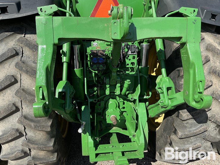 2011-john-deere-8235r-image-14